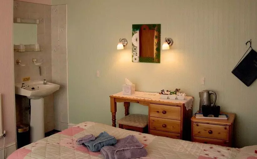 پانسیون Devon View Guesthouse Swansea