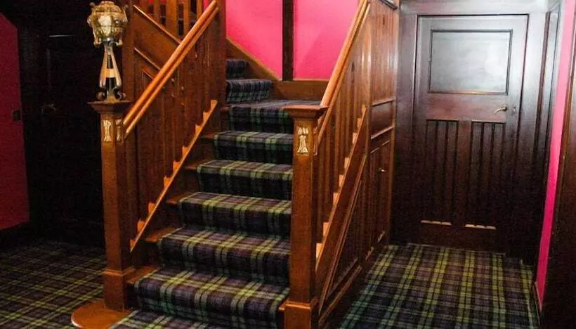 پانسیون Rivendell