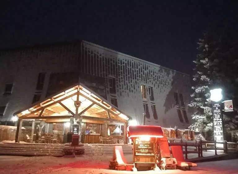 Hotelli Montlo Relais Des Cerfs