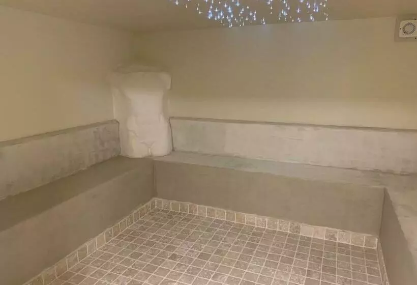 Hotelli Montlo Relais Des Cerfs