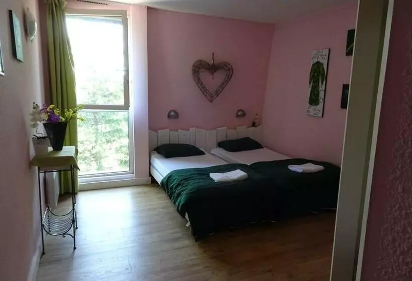 Hotelli Montlo Relais Des Cerfs