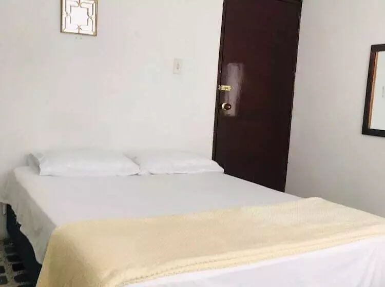 پانسیون Hostal La 18