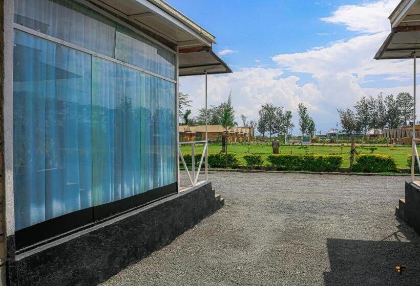 هتل Lakewalk Cabin