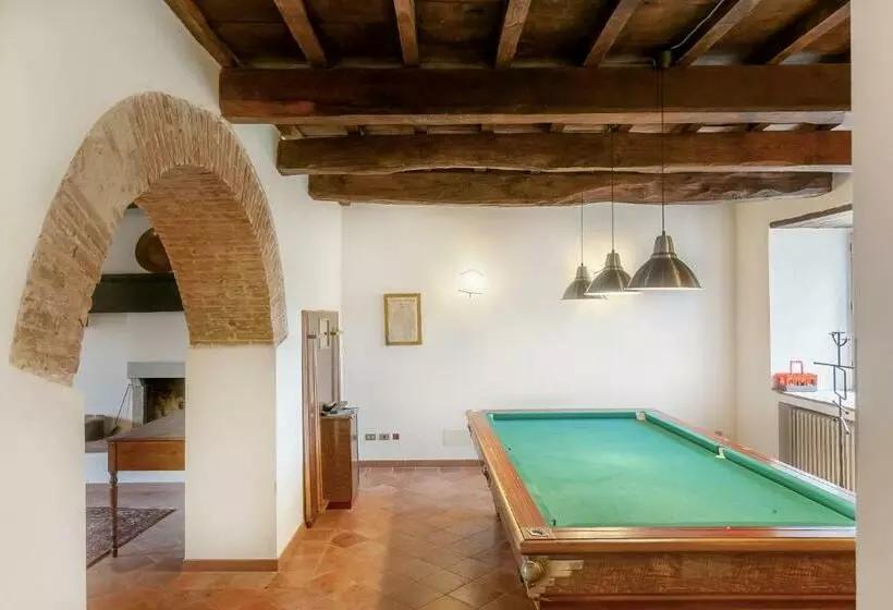 Hotelli Universal Harmony   Usignolo