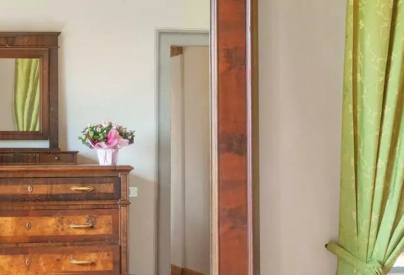 Hotelli Universal Harmony   Usignolo