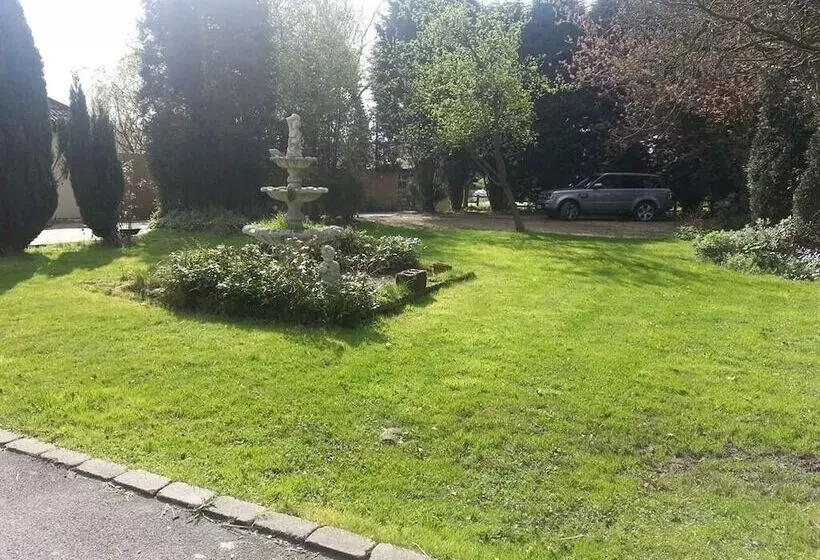 مبيت وإفطار Beoley Lodge