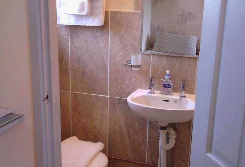 مبيت وإفطار Beoley Lodge