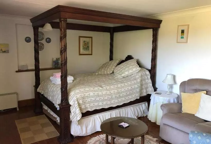 Bed and Breakfast Burton Farmhouse