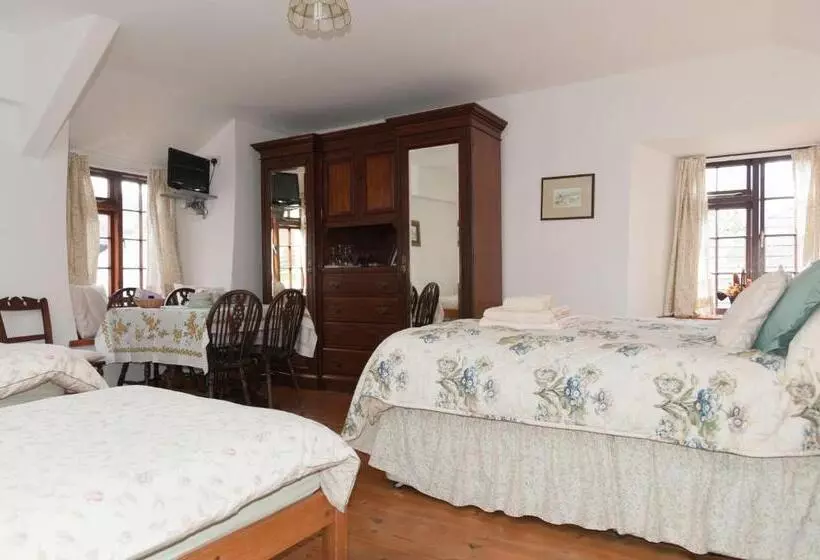 Bed and Breakfast Burton Farmhouse