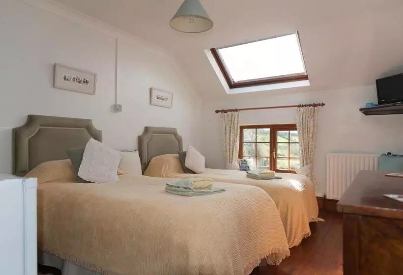 Bed and Breakfast Burton Farmhouse