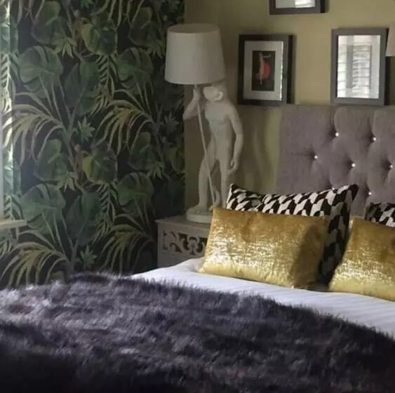 تختخواب و صبحانه Maison Claire