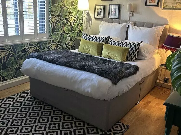 تختخواب و صبحانه Maison Claire