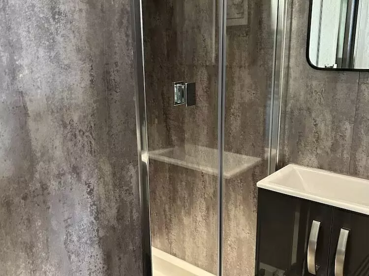 تختخواب و صبحانه Maison Claire