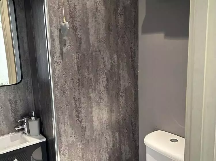 تختخواب و صبحانه Maison Claire