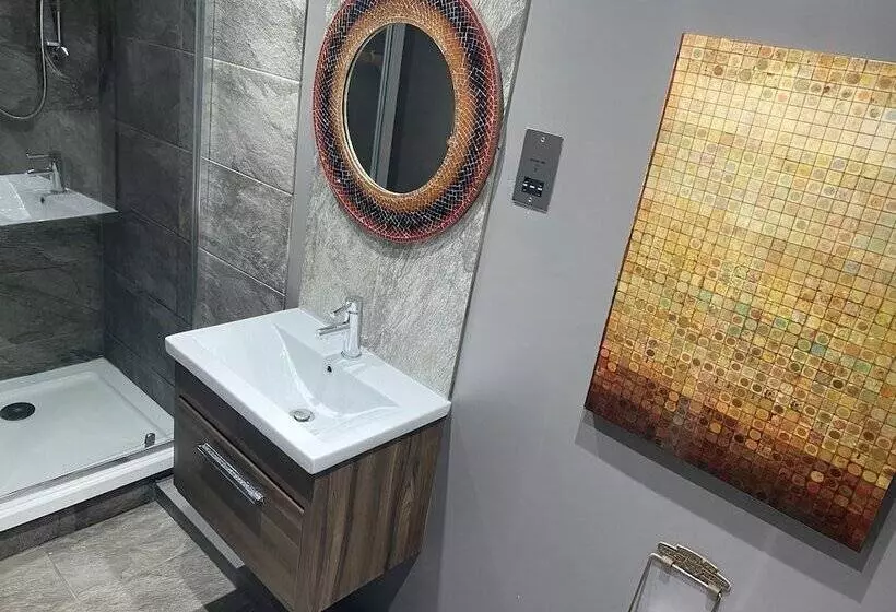 تختخواب و صبحانه Maison Claire