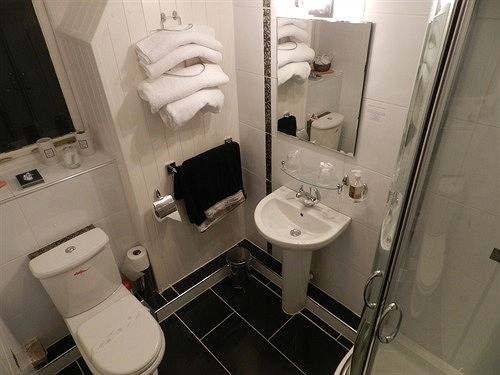 住宿加早餐  The Old School