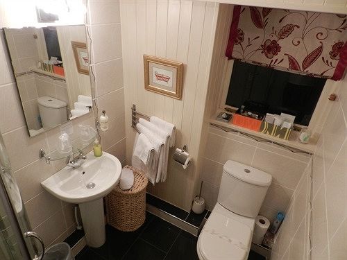 住宿加早餐  The Old School