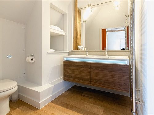 住宿加早餐  Trustans Barn