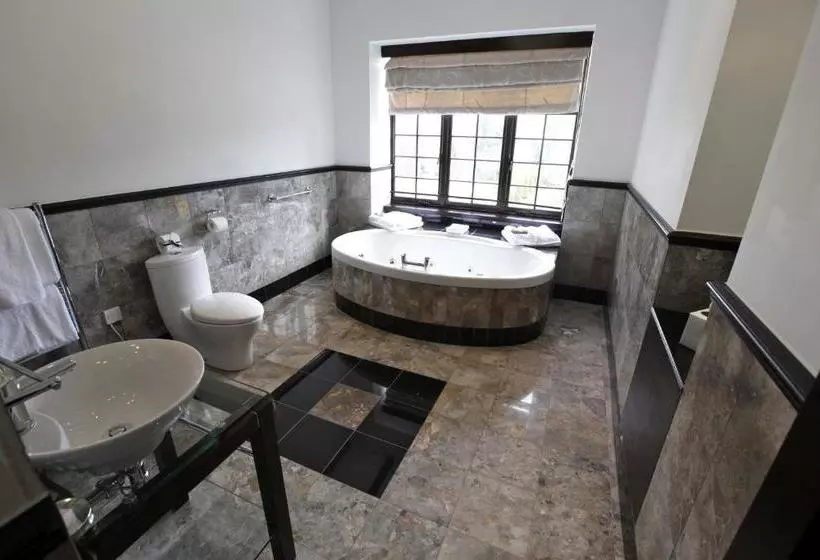 Hotelli Achnagairn Castle