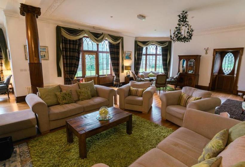 Отель Achnagairn Castle