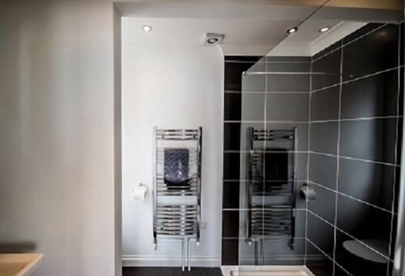 בית מלון כפרי Shoreside Inn