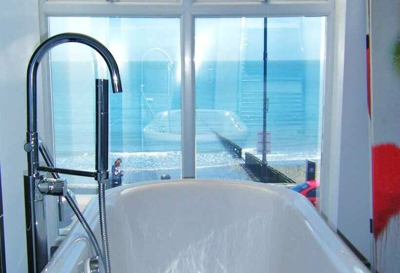 בית מלון כפרי Shoreside Inn