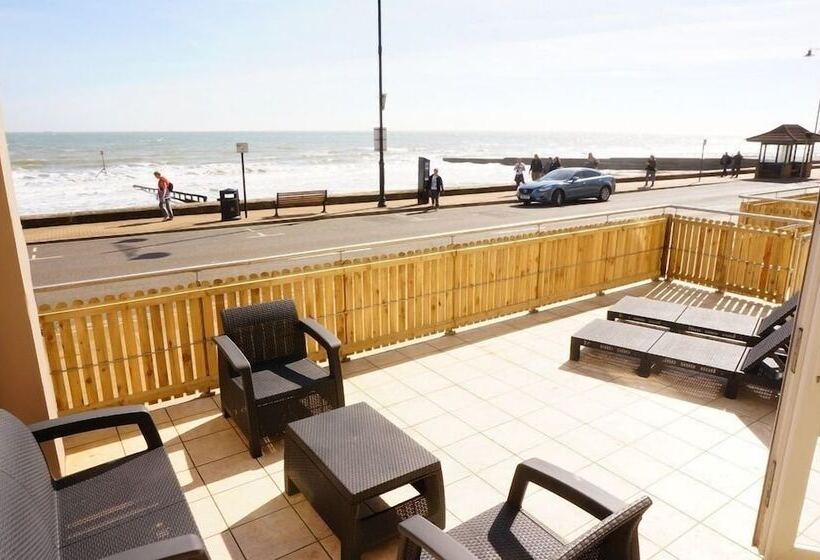 בית מלון כפרי Shoreside Inn