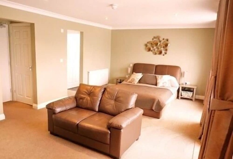 בית מלון כפרי Shoreside Inn