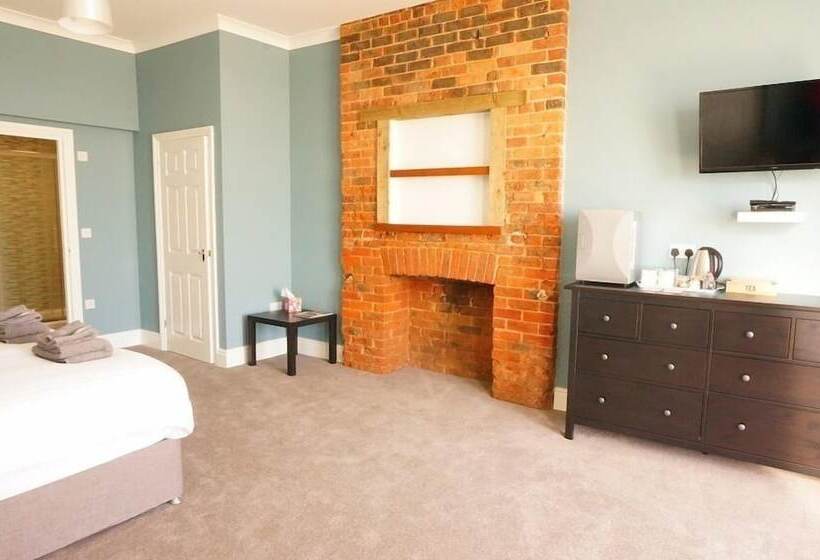 בית מלון כפרי Shoreside Inn