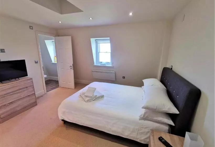 Hotel The Clarendon Royal