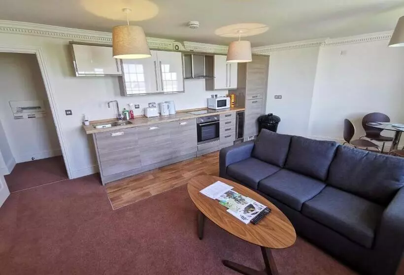 Hotel The Clarendon Royal