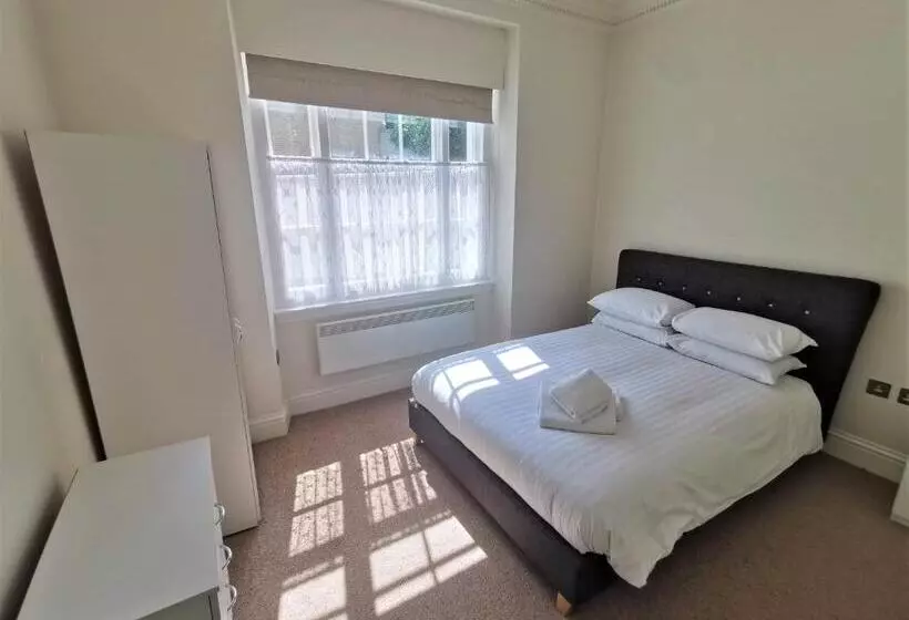 Hotel The Clarendon Royal