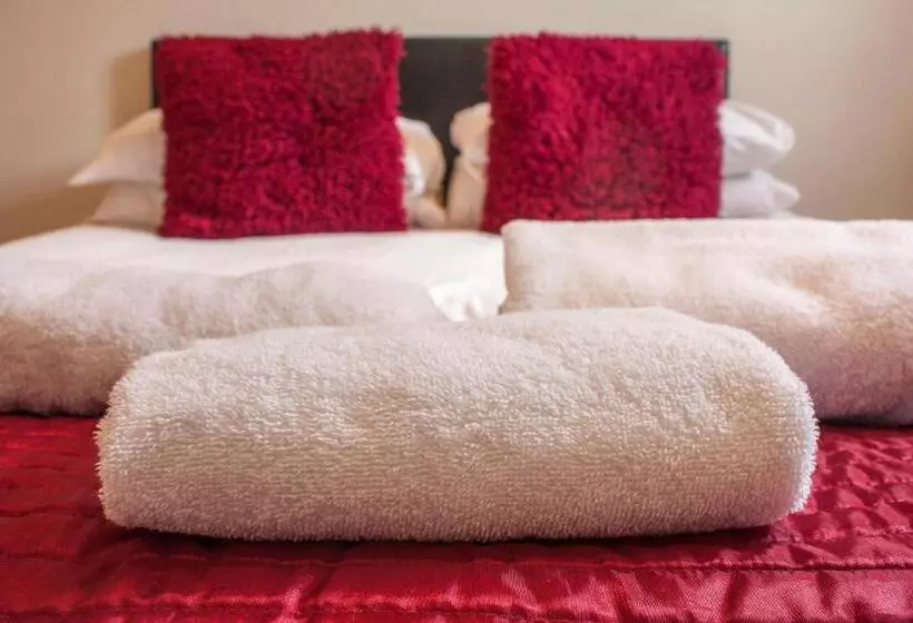 Hotel The Clarendon Royal