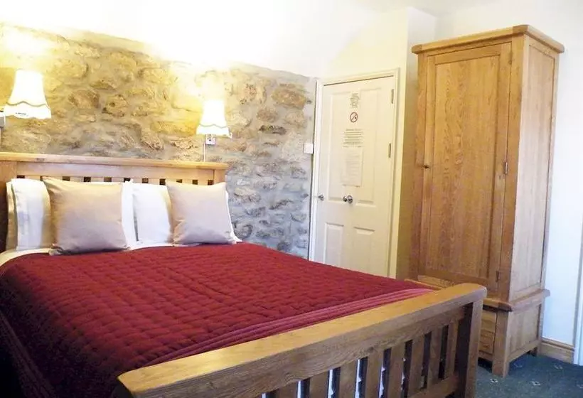 בית מלון כפרי The Fountain Licensed B&b