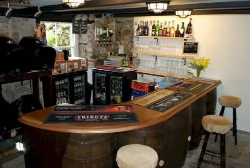 בית מלון כפרי The Fountain Licensed B&b