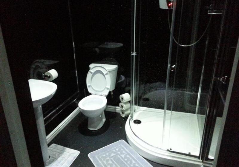 Отель The Vyvyan Arms