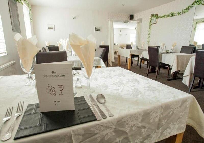 酒店 The White Swan Inn