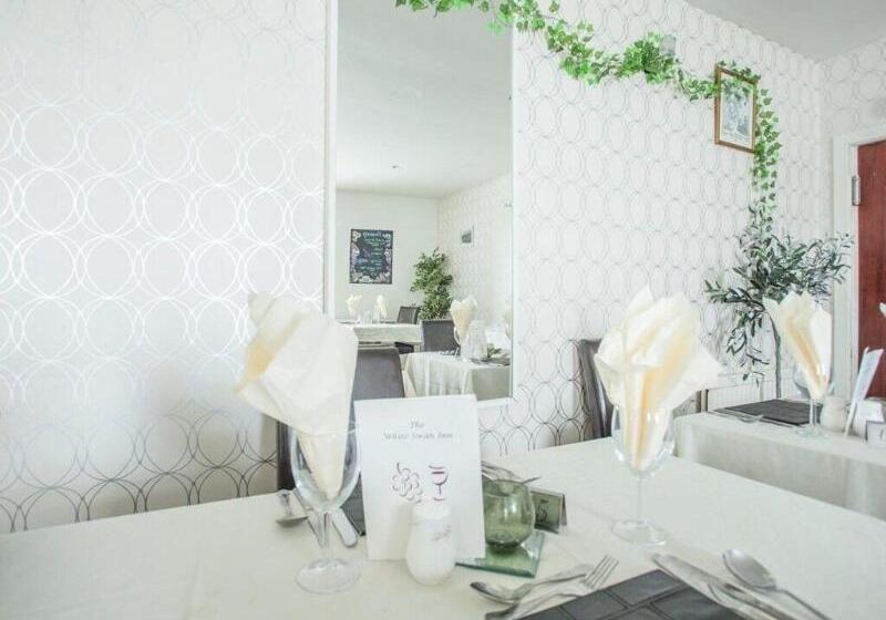 酒店 The White Swan Inn