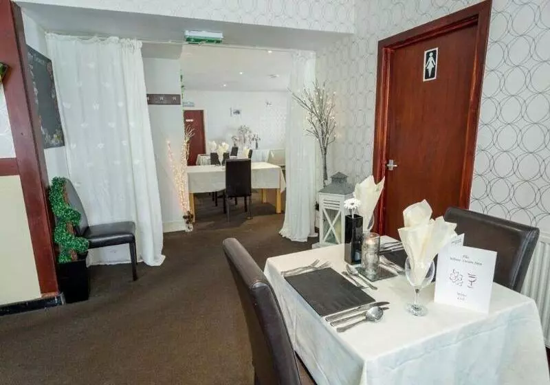 酒店 The White Swan Inn