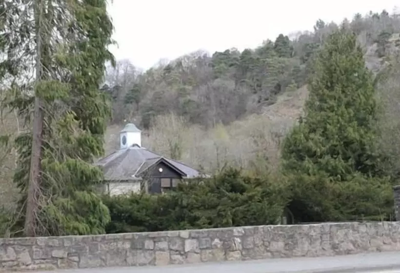 בית מלון כפרי We Three Loggerheads