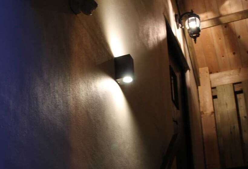 בית מלון כפרי We Three Loggerheads