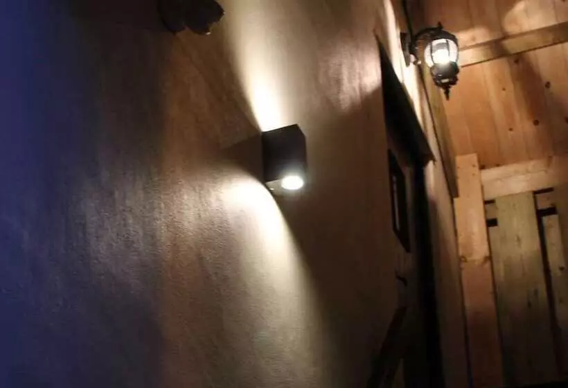 בית מלון כפרי We Three Loggerheads