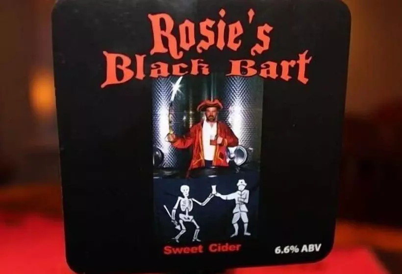 בית מלון כפרי We Three Loggerheads