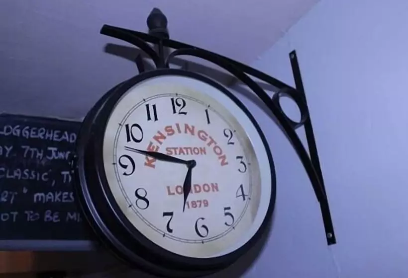 בית מלון כפרי We Three Loggerheads