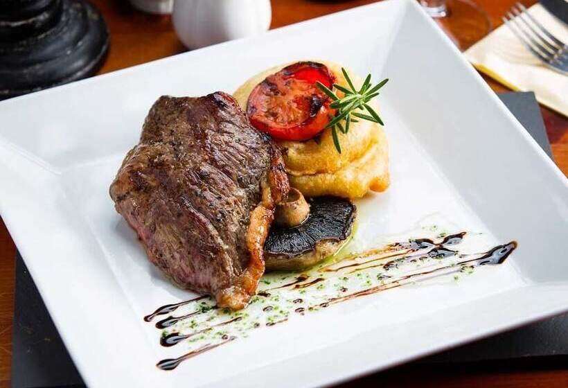 בית מלון כפרי We Three Loggerheads