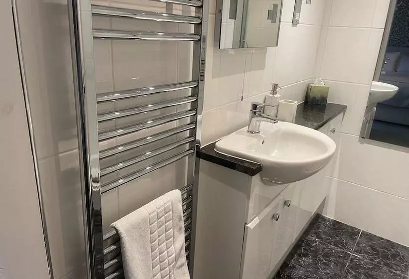 פנסיון Castlecroft Bed And Breakfast