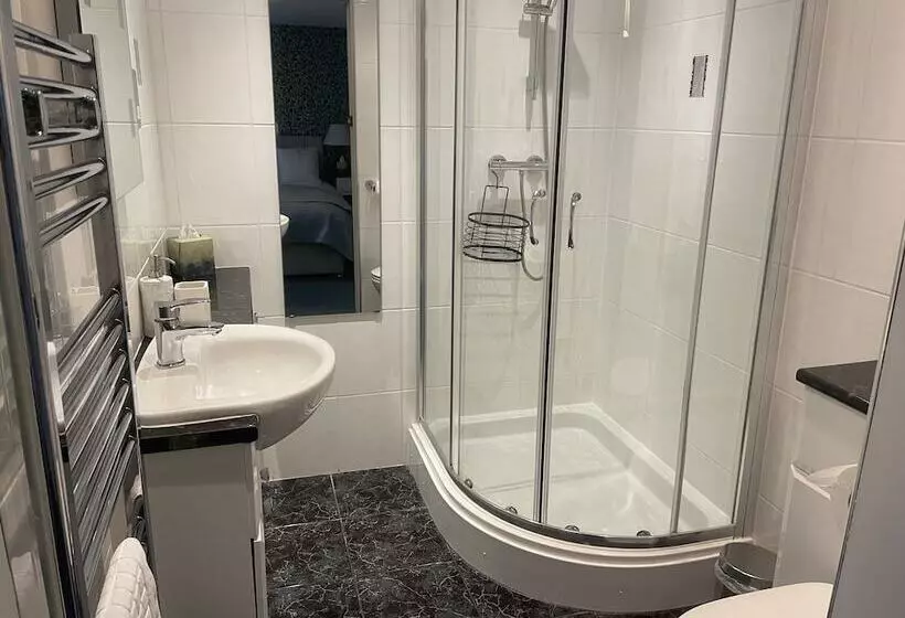 פנסיון Castlecroft Bed And Breakfast