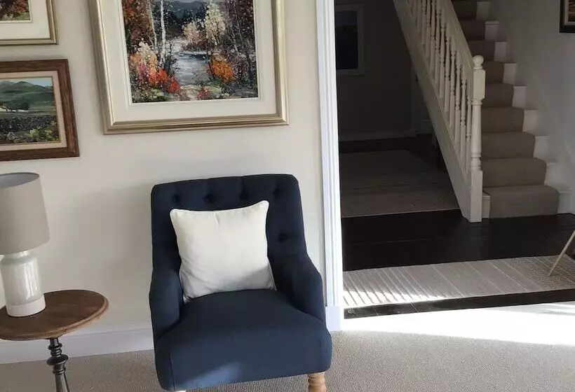 פנסיון Castlecroft Bed And Breakfast