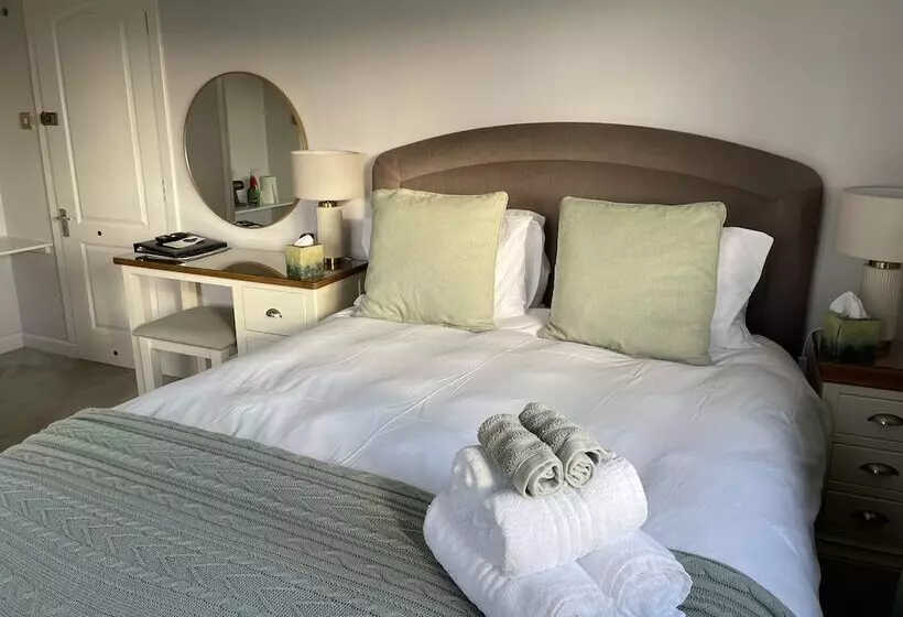 פנסיון Castlecroft Bed And Breakfast