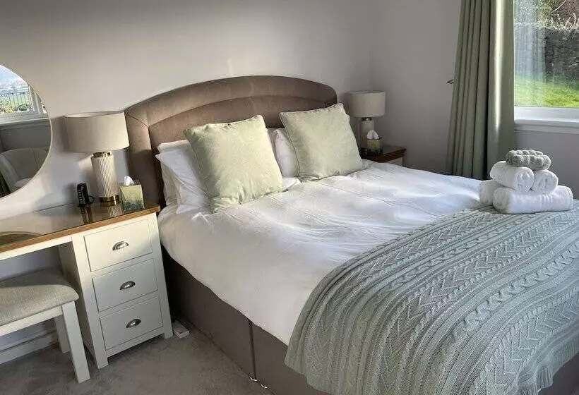 פנסיון Castlecroft Bed And Breakfast